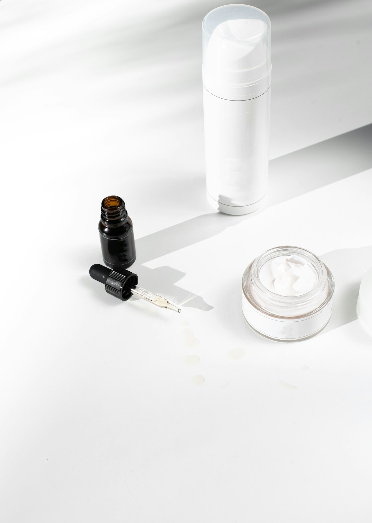 [SAMPLE] White Airless Pump Bottle